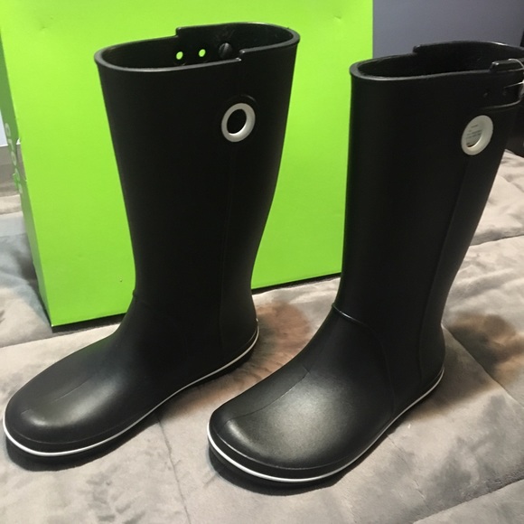 crocs jaunt rain boots